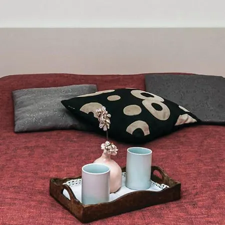 1 Bedroom Gorgeous In Apartment