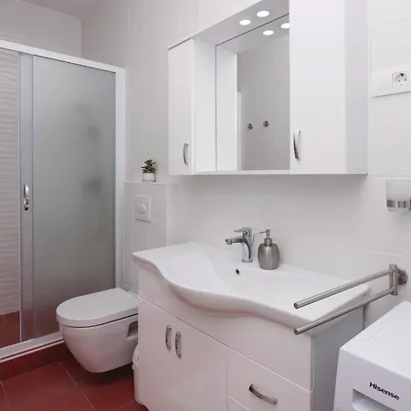 Niesamowity Apartament W Zadarze Z Wifi