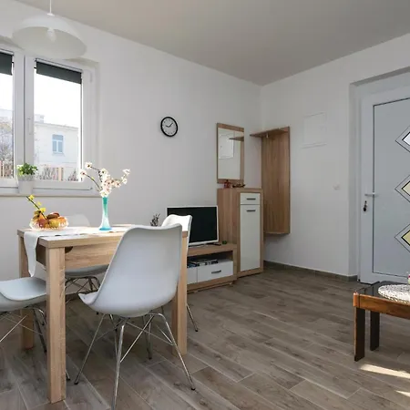 Apartment 1 Bedroom Gorgeous In Zadar